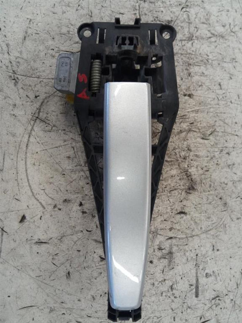 OPEL CORSA «D» (2007) LAMIERATI ESTERNI MANIGLIA PORTA EST. ANT. SX. USATO Da 2009 A 2010 [[243516]]