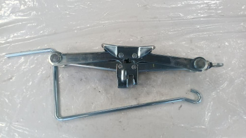 TOYOTA IQ (2009) ALLESTIMENTI INTERNI MARTINETTO PER RUOTA DI SCORTA USATO [[247290]]