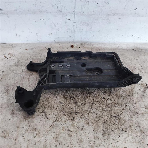 AUDI A3 «8VM» (2016) LAMIERATI ESTERNI CASSETTA BATTERIA USATO [[247285]]