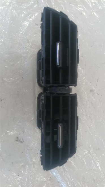 TOYOTA IQ (2009) ALLESTIMENTI INTERNI GRIGLIA CONDOTTO ARIA CRUSCOTTO CENTRALE SUP. USATO Da 2008 in poi [[247249]]