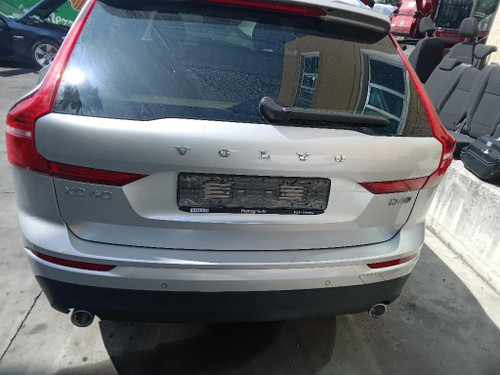 VOLVO XC60 «II» (2017) LAMIERATI ESTERNI PORTELLO POST. USATO Da 2019 in poi [[247745]]