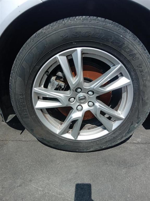 VOLVO XC60 «II» (2017) LAMIERATI ESTERNI CERCHIO RUOTA ANT. SX. USATO Da 2019 in poi [[247751]]