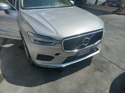 VOLVO XC60 «II» (2017) LAMIERATI ESTERNI PARAURTI ANT. USATO Da 2019 in poi [[247752]]
