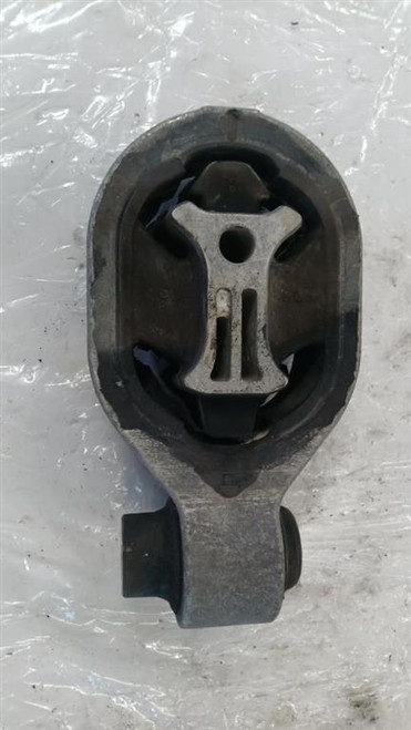 NISSAN JUKE «I» (2014) MOTORE SUPPORTO GOMMA MOTORE (BIELLETTA) SX. USATO Da 2014 in poi [[248552]]