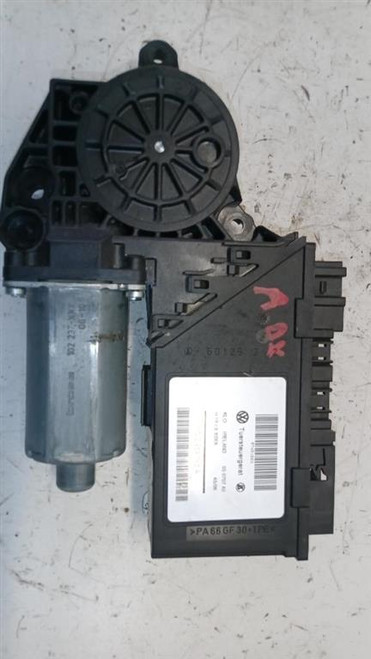 VOLKSWAGEN TOUAREG «II» (2007) CRISTALLI MOTORINO ALZACRISTALLO PORTA ANT. DX. USATO Da 2006 A 2010 [[251820]]