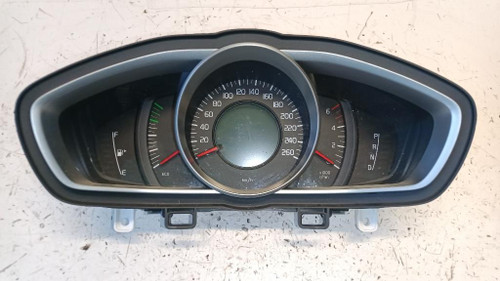 VOLVO V40 «II» (2012) ALLESTIMENTI INTERNI QUADRO STRUMENTI USATO Da 2015 A 2018 [[252909]]