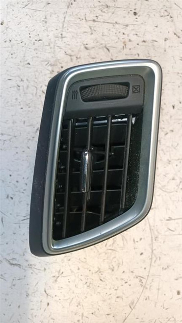 NISSAN QASHQAI «II» (2017) ALLESTIMENTI INTERNI GRIGLIA CONDOTTO ARIA CRUSCOTTO ANT. DX. USATO Da 2017 in poi [[253351]]