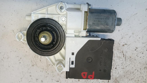 AUDI A3 «8PA» SPORTBACK (2004) CRISTALLI MOTORINO ALZACRISTALLO PORTA POST. DX. USATO Da 2004 A 2008 [[253747]]