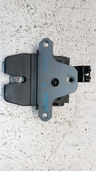 VOLVO V50 (2004) LAMIERATI ESTERNI SERRATURA PORTELLO POST. USATO Da 2010 in poi [[253865]]