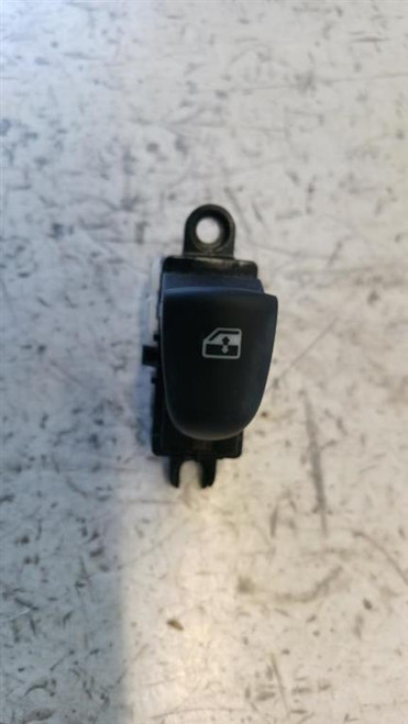 NISSAN QASHQAI «II» (2017) IMPIANTO ELETTRICO INTERRUTTORE ALZACRISTALLI POST. SX. USATO Da 2019 in poi [[254706]]