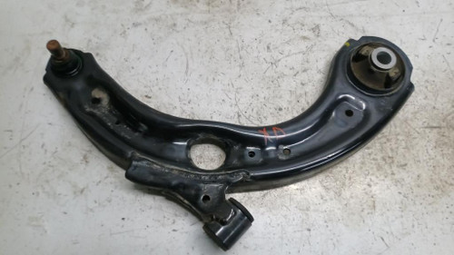 MAZDA 2 «III» (2019) ASSALE BRACCIO OSCILLANTE ANT. DX. USATO Da 2019 in poi [[255327]]