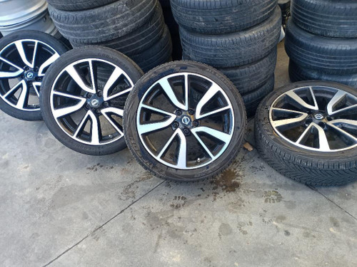 NISSAN QASHQAI «II» (2014) LAMIERATI ESTERNI CERCHIO RUOTA ANT. SX. USATO Da 2014 A 2017 [[255961]]