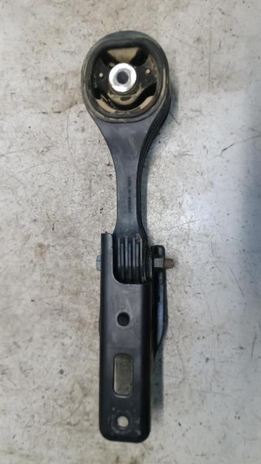 SUZUKI VITARA «II» (2018) MOTORE SUPPORTO GOMMA MOTORE (BIELLETTA) USATO Da 2018 in poi [[256146]]