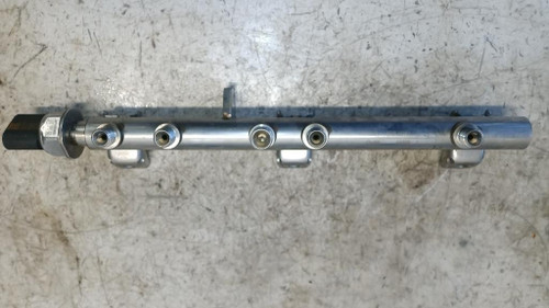 DISTRIBUTORE CARBURANTE (FLAUTO) USATO DAL 2008 BMW SERIE 1 «E88» CABRIO (2005) 13537562474 [[256281]]