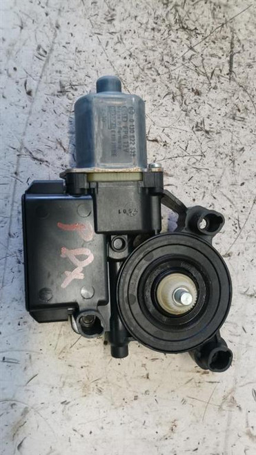 VOLKSWAGEN POLO «VI» (2014) STERZO MOTORINO ALZACRISTALLO PORTA POST. DX. USATO Da 2014 in poi [[257031]]