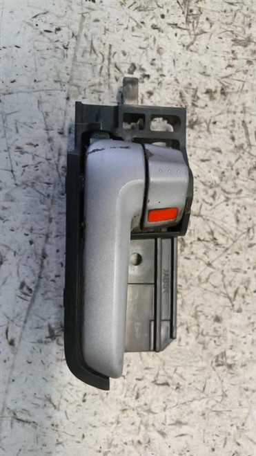 SUZUKI SWIFT «IV» (2005) ALLESTIMENTI INTERNI MANIGLIA PORTA INT. ANT. SX. USATO Da 2005 A 2011 [[257165]]