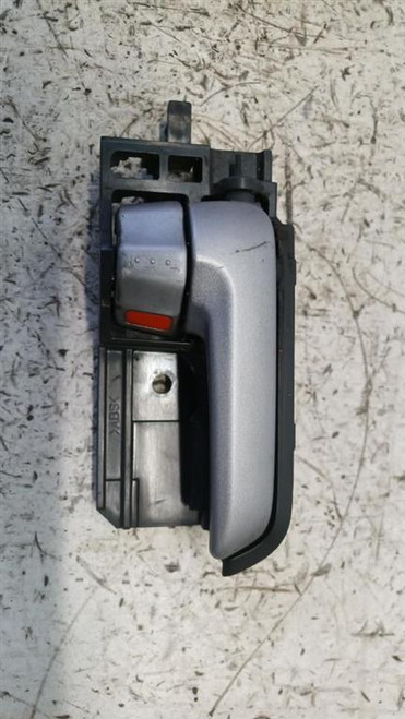 SUZUKI SWIFT «IV» (2005) ALLESTIMENTI INTERNI MANIGLIA PORTA INT. ANT. DX. USATO Da 2005 A 2011 [[257169]]