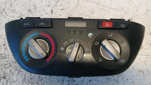 TOYOTA RAV 4 «II» (2000) ALLESTIMENTI INTERNI MODULO COMANDO RISCALDAMENTO / CLIMA USATO Da 2001 A 2005 [[257203]]