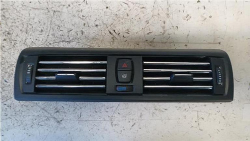BOCCHETTA ARIA CENTR. CRUSCOTTO USATO DAL 2011 AL 2015 BMW SERIE 1 «F20» BERLINA (2012) 9207116 [[257823]]