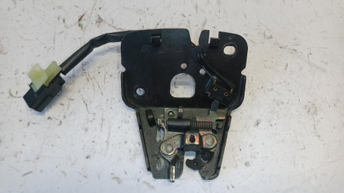 ALFA ROMEO 156 «II» SPORTWAGON (2003) LAMIERATI ESTERNI SERRATURA PORTELLO POST. USATO Da 2002 A 2004 [[261679]]