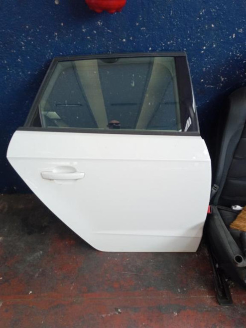 AUDI A3 «8VF» SPORTBACK (2016) LAMIERATI ESTERNI PORTA POST. DX. USATO Da 2018 in poi [[263299]]