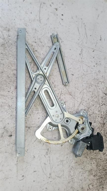 TOYOTA YARIS (FRANCE ) «III» (2009) CRISTALLI ALZACRISTALLO PORTA ANT. SX. USATO Da 2009 A 2011 [[264257]]