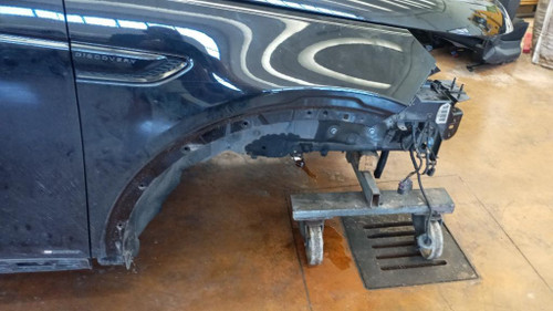 LAND ROVER DISCOVERY «V» SPORT (2019) LAMIERATI ESTERNI PARAFANGO ANT. DX. USATO Da 2019 in poi [[265347]]