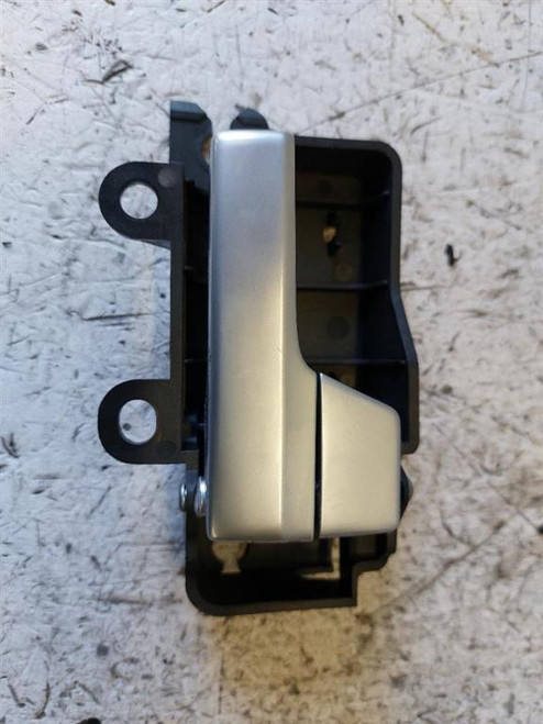 FORD FOCUS «III» (2008) ALLESTIMENTI INTERNI MANIGLIA PORTA INT. POST. DX. USATO Da 2008 A 2011 [[266459]]