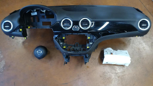 OPEL ADAM (2013) ALLESTIMENTI INTERNI CRUSCOTTO USATO Da 2014 in poi [[267447]]