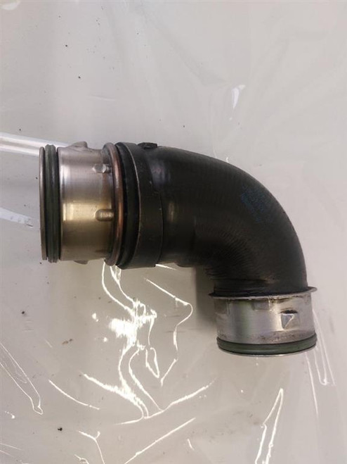 VOLKSWAGEN GOLF «V» (2004) SCARICO E INIEZIONE MANICOTTO INTERCOOLER INTERMEDIO POST. DX. USATO Da 2003 A 2008 [[267673]]