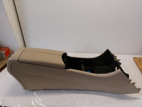 MERCEDES CLASSE GLC «C253» COUPÉ (2019) ALLESTIMENTI INTERNI BRACCIOLO CONSOLE CENTRALE USATO Da 2019 in poi [[267947]]