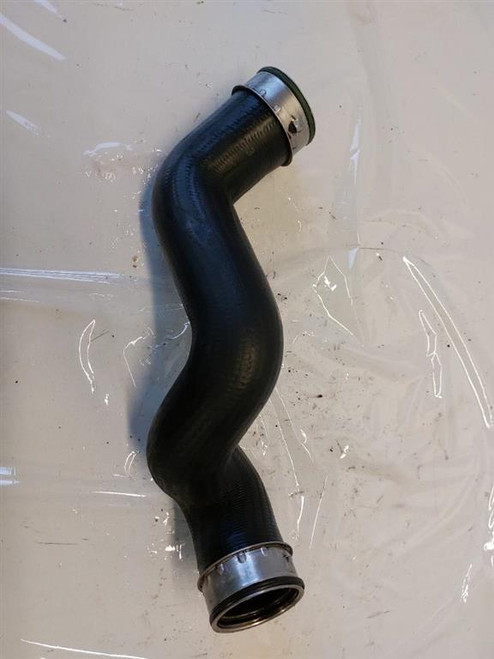 VOLKSWAGEN PASSAT «IV» (2000) SCARICO E INIEZIONE MANICOTTO INTERCOOLER SUP. USATO Da 2000 A 2005 [[268112]]