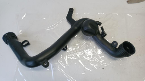 AUDI A3 «8P1» (2004) SCARICO E INIEZIONE MANICOTTO INTERCOOLER INTERMEDIO ANT. SX. USATO Da 2003 A 2008 [[268593]]
