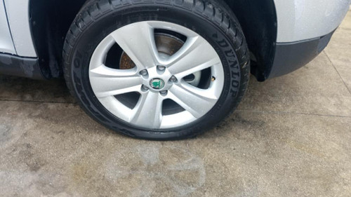 SKODA YETI (2010) LAMIERATI ESTERNI CERCHIO RUOTA ANT. SX. USATO Da 2009 A 2013 [[269118]]