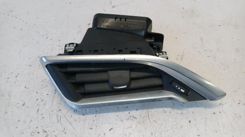 PEUGEOT 2008 «I» (2016) ALLESTIMENTI INTERNI GRIGLIA CONDOTTO ARIA CRUSCOTTO ANT. DX. USATO Da 2016 A 2019 [[269614]]