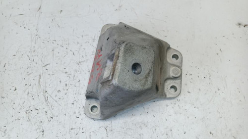 BMW SERIE 5 «F10» BERLINA (2012) MOTORE SUPPORTO MOTORE DX. USATO Da 2012 in poi [[269913]]