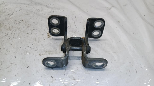 TOYOTA RAV 4 «III» (2006) LAMIERATI ESTERNI CERNIERA PORTELLO SUP. POST. DX. USATO Da 2005 A 2008 [[270506]]