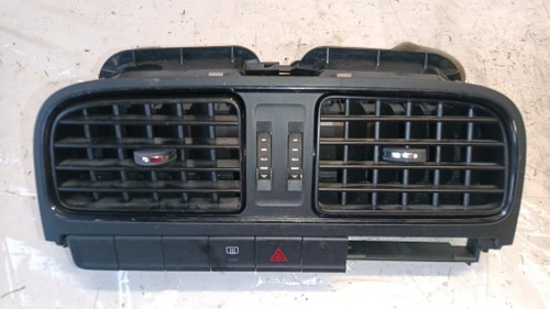 VOLKSWAGEN POLO «VI» (2014) ALLESTIMENTI INTERNI GRIGLIA CONDOTTO ARIA CRUSCOTTO CENTRALE USATO Da 2014 A 2017 [[270566]]