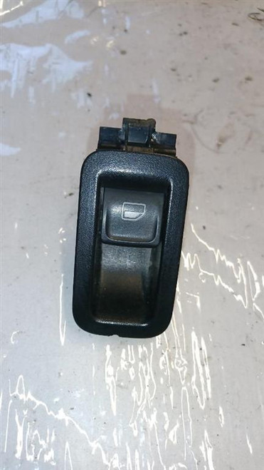 VOLKSWAGEN POLO «VI» (2014) IMPIANTO ELETTRICO INTERRUTTORE ALZACRISTALLI ANT. DX. USATO Da 2014 A 2017 [[270585]]