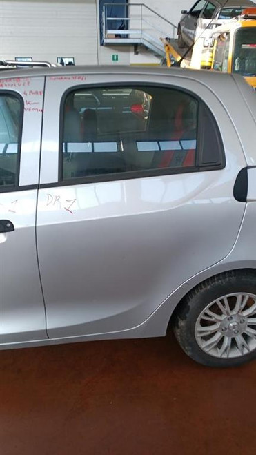 DR DR1 (01/10>) LAMIERATI ESTERNI PORTA POST. SX. USATO [[270547]]