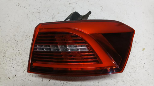 VOLKSWAGEN PASSAT «VII» VARIANT (2015) FANALERIA FANALE EST. POST. DX. USATO Da 2014 A 2019 [[272341]]