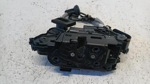 VOLKSWAGEN PASSAT «VII» VARIANT (2015) LAMIERATI ESTERNI SERRATURA PORTA ANT. SX. USATO Da 2014 A 2019 [[272365]]