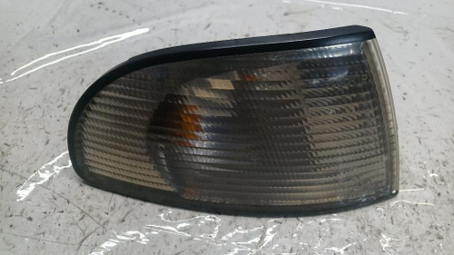 AUDI A4 «8D2» (1995) FANALERIA FANALE FRECCIA FRONTALE ANT. DX. USATO Da 1996 A 2000 [[272398]]