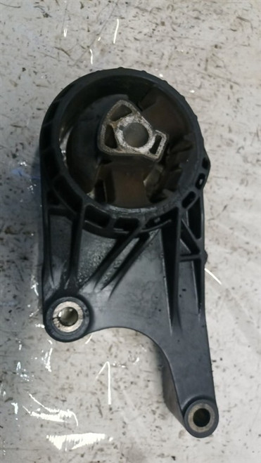 OPEL ASTRA «J» (2010) MOTORE SUPPORTO GOMMA MOTORE (LATO CAMBIO ANT.) USATO Da 2009 A 2012 [[274615]]