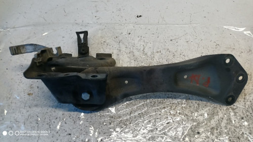 MERCEDES CLASSE CLA «C118» (2019) ASSALE BRACCIO LONGITUDINALE POST. DX. USATO Da 2019 A 2023 [[275318]]