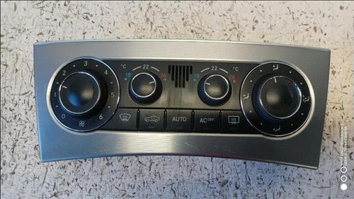 MERCEDES CLASSE C «S203» SW (2001) ALLESTIMENTI INTERNI MODULO COMANDO RISCALDAMENTO / CLIMA USATO Da 2003 A 2004 [[275482]]