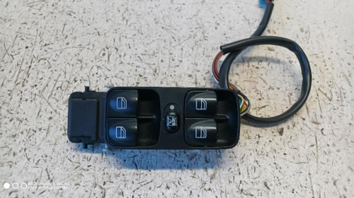 MERCEDES CLASSE C «S203» SW (2001) IMPIANTO ELETTRICO INTERRUTTORE ALZACRISTALLI ANT. SX. USATO Da 2003 A 2004 [[275494]]