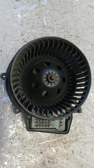 MOTORINO VENTILAZIONE ABITACOLO USATO DAL 2003 AL 2004 MERCEDES CLASSE C «S203» SW (2001) A2038202514 [[275513]]