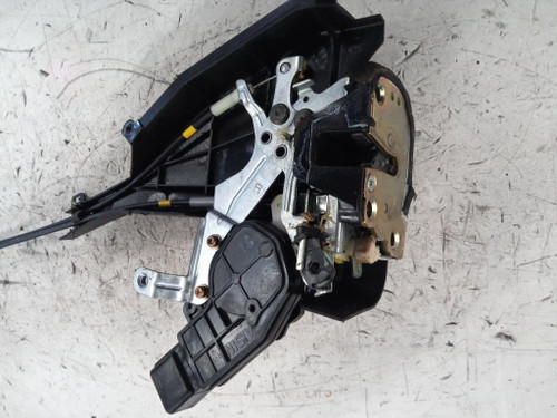 TOYOTA COROLLA «IV» (2002) LAMIERATI ESTERNI SERRATURA PORTA POST. DX. USATO Da 2001 A 2004 [[243123]]