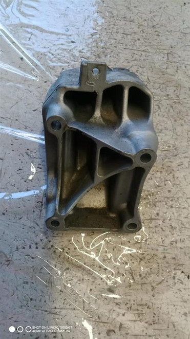 MERCEDES CLASSE GLC «X253» (2019) MOTORE SUPPORTO MOTORE SX. USATO Da 2019 in poi [[276240]]